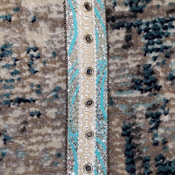 Jeweled Bling Buckle with flashy belt - Picture 3 of 11
